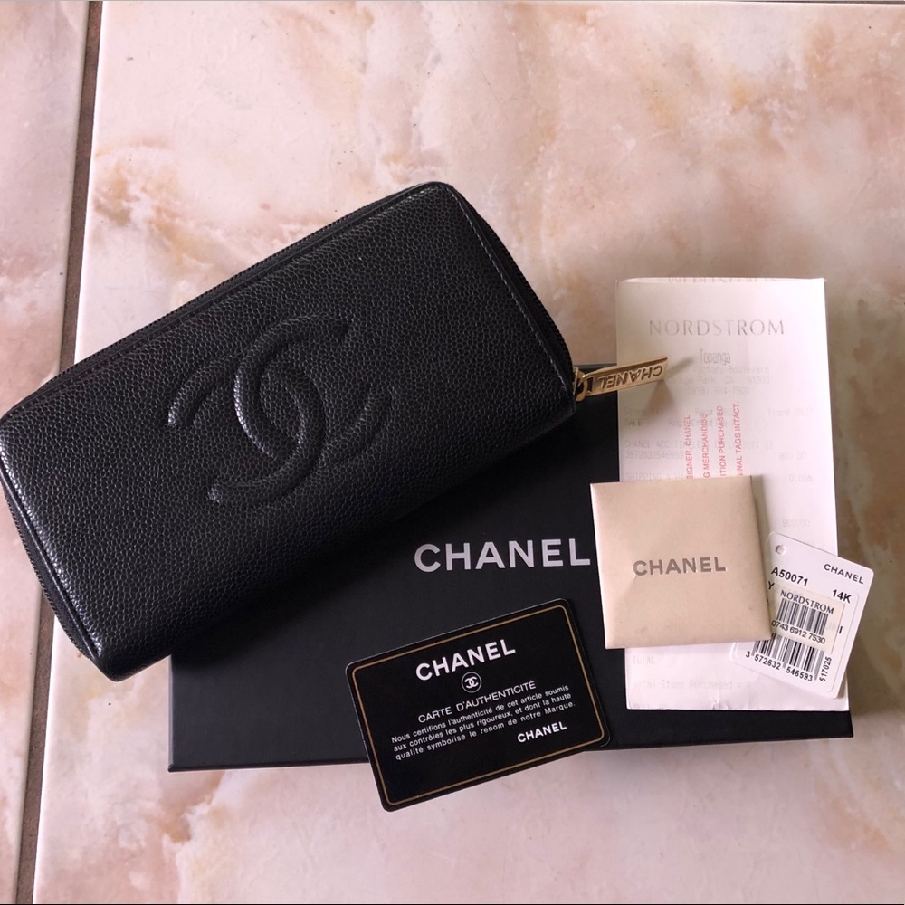 Chanel Caviar Gusset Zip-Around Wallet